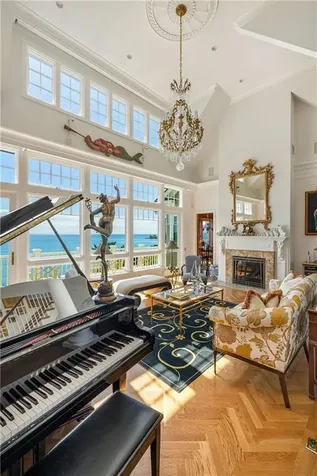 737 Boston Neck Road Narragansett RI 02882