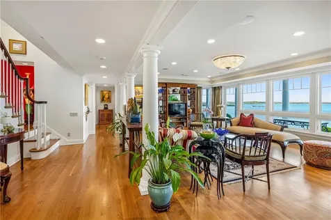 737 Boston Neck Road Narragansett RI 02882