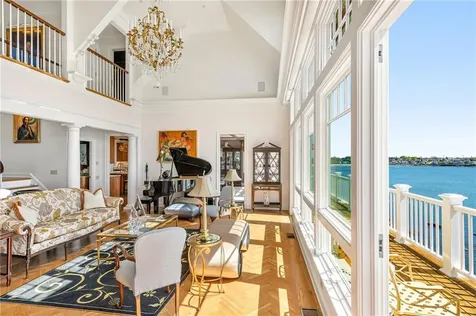 737 Boston Neck Road Narragansett RI 02882