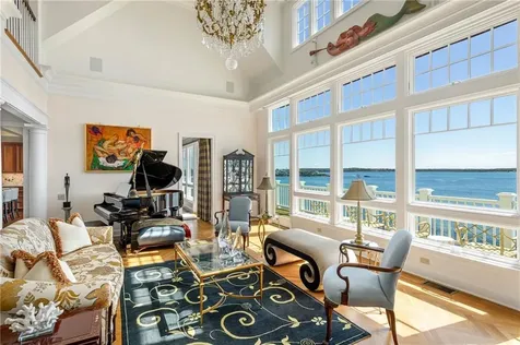 737 Boston Neck Road Narragansett RI 02882