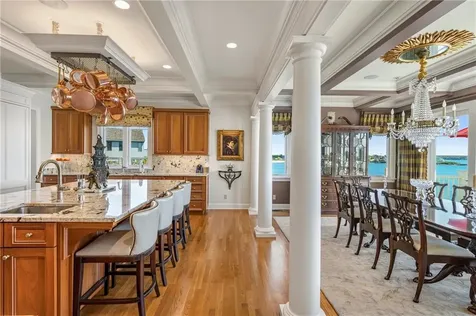 737 Boston Neck Road Narragansett RI 02882