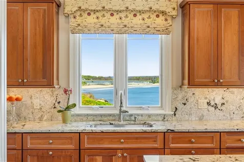 737 Boston Neck Road Narragansett RI 02882