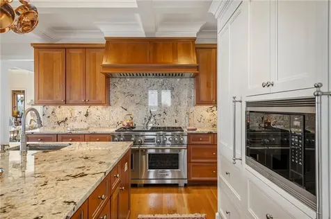 737 Boston Neck Road Narragansett RI 02882