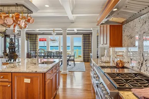 737 Boston Neck Road Narragansett RI 02882