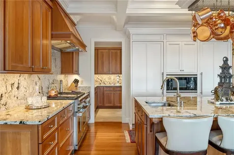 737 Boston Neck Road Narragansett RI 02882