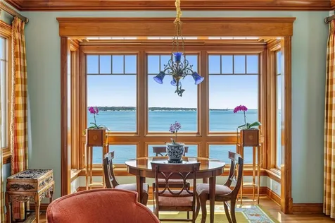 737 Boston Neck Road Narragansett RI 02882