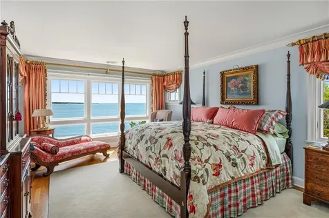 737 Boston Neck Road Narragansett RI 02882