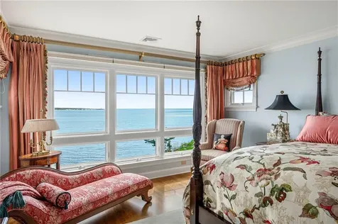 737 Boston Neck Road Narragansett RI 02882