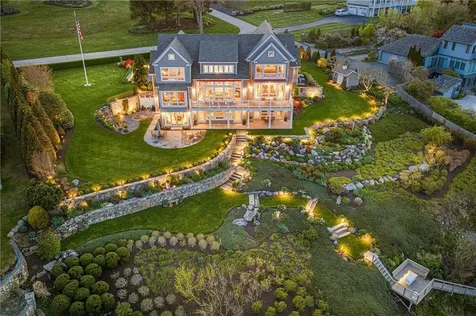 737 Boston Neck Road Narragansett RI 02882