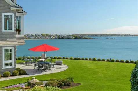 737 Boston Neck Road Narragansett RI 02882