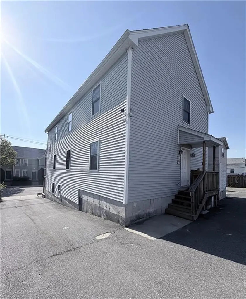 128 Rugby Street Providence RI 02905