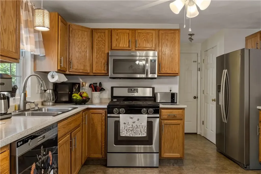 591 Sandy Lane Warwick RI 02889