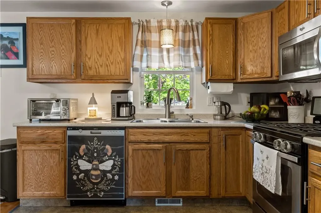 591 Sandy Lane Warwick RI 02889
