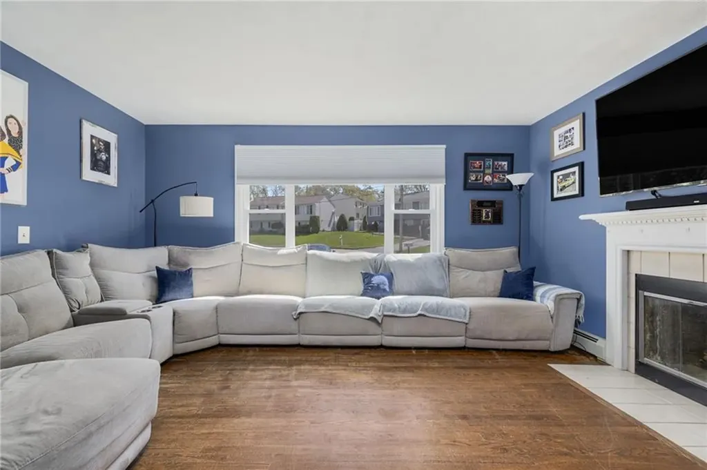 64 Long Court Cranston RI 02920