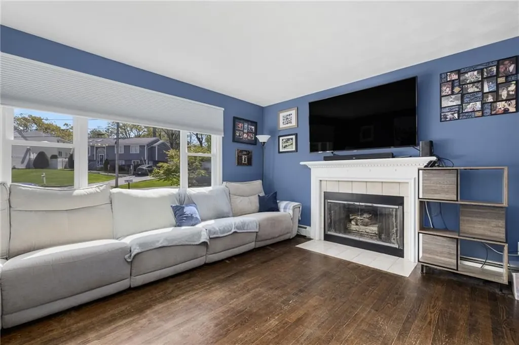 64 Long Court Cranston RI 02920