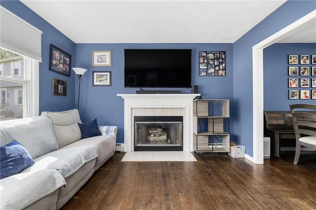 64 Long Court Cranston RI 02920
