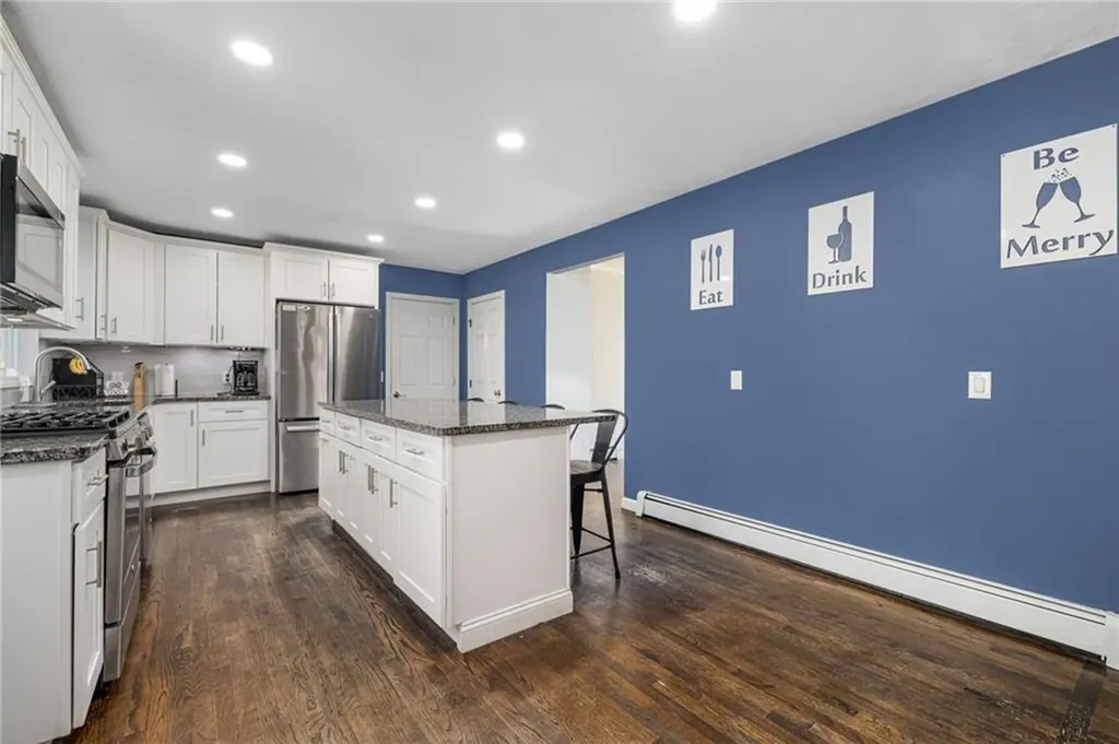 64 Long Court Cranston RI 02920
