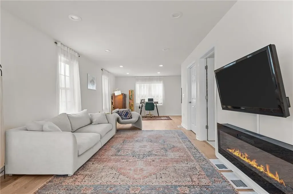 9 Tarklin Street North Providence RI 02904