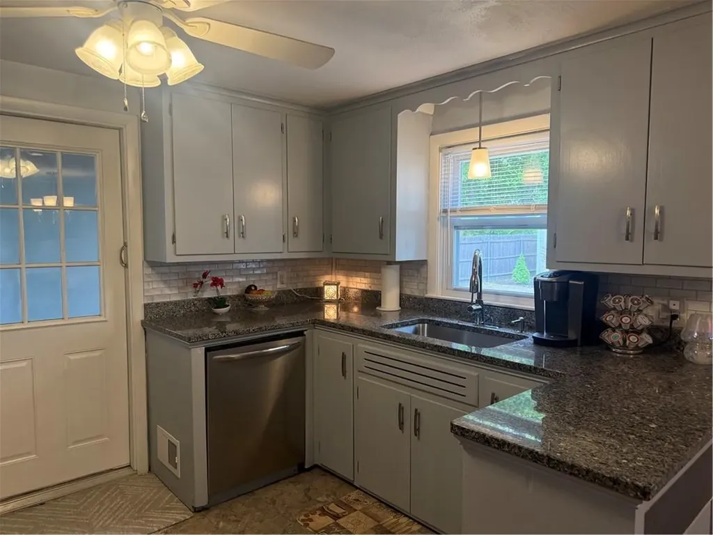 124 Zinnia Drive Cranston RI 02920