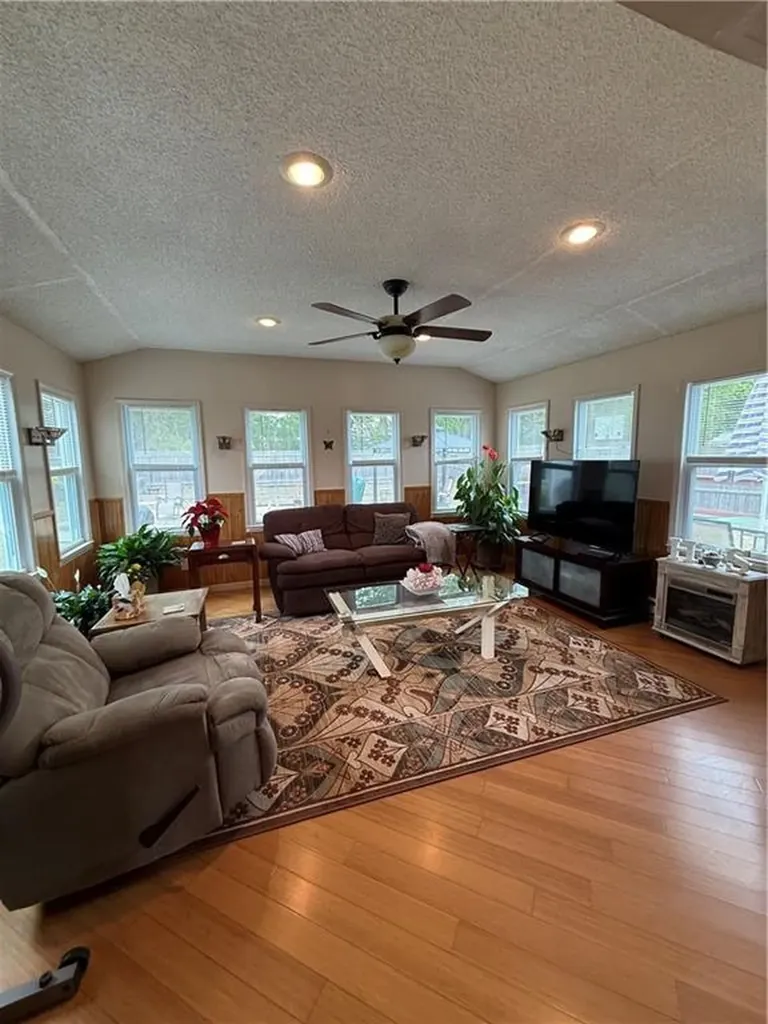 124 Zinnia Drive Cranston RI 02920