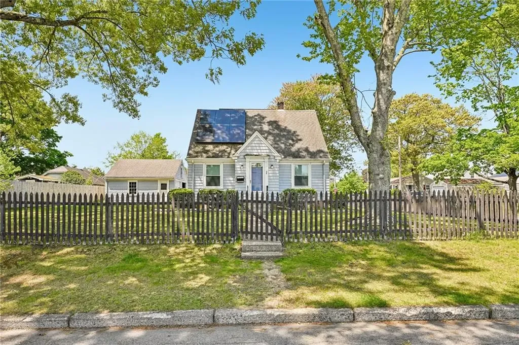 94 Ballston Avenue Pawtucket RI 02861