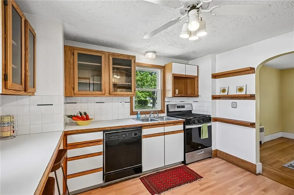 94 Ballston Avenue Pawtucket RI 02861