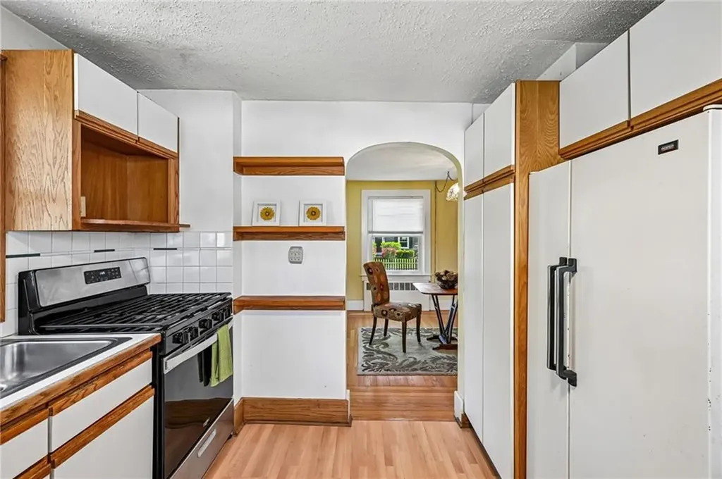 94 Ballston Avenue Pawtucket RI 02861