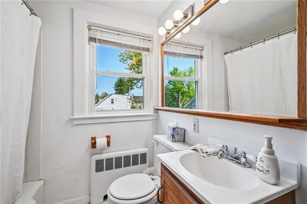 94 Ballston Avenue Pawtucket RI 02861