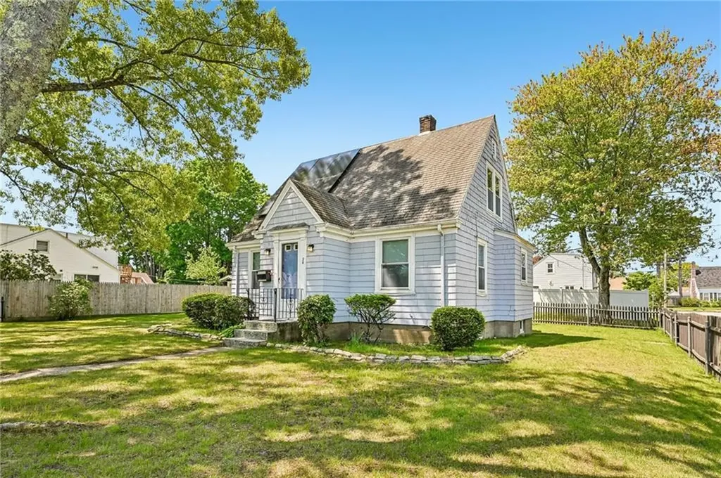 94 Ballston Avenue Pawtucket RI 02861