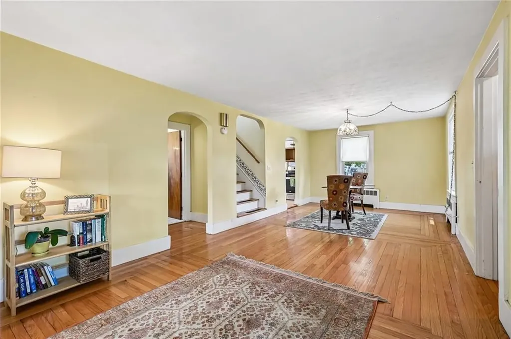 94 Ballston Avenue Pawtucket RI 02861