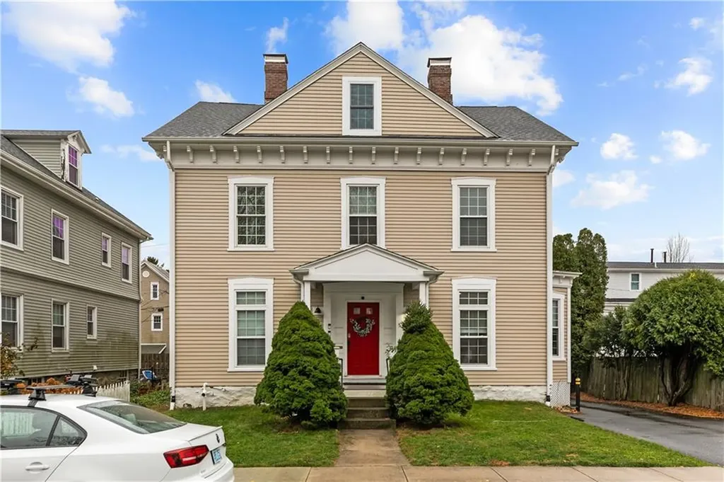 5 Elliot Place Newport RI 02840