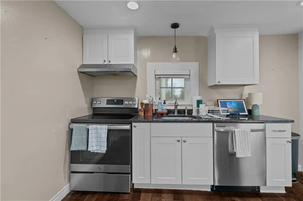 5 Elliot Place Newport RI 02840