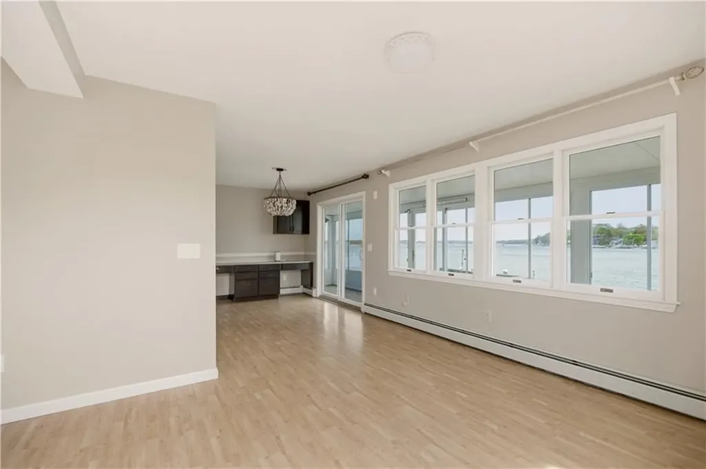 507 County Road Barrington RI 02806