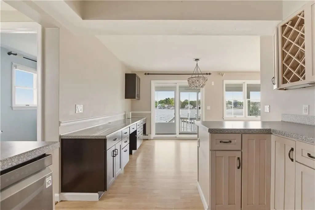 507 County Road Barrington RI 02806
