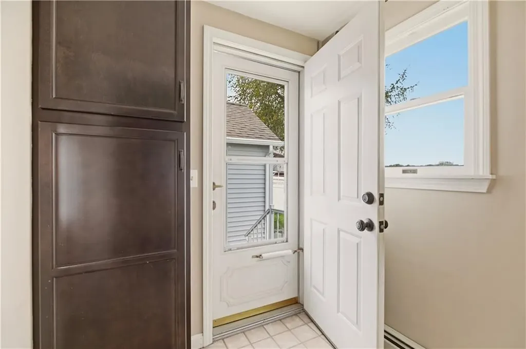 507 County Road Barrington RI 02806