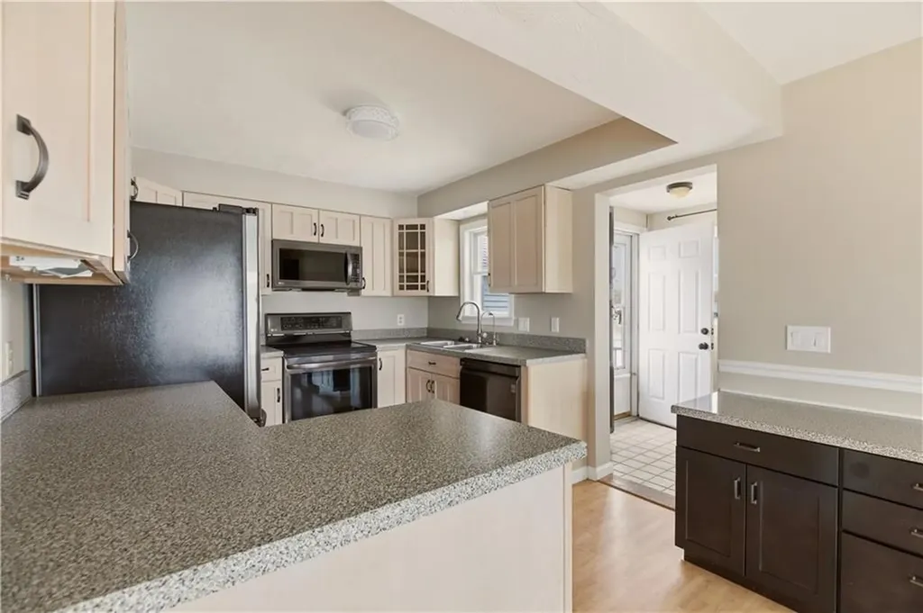507 County Road Barrington RI 02806