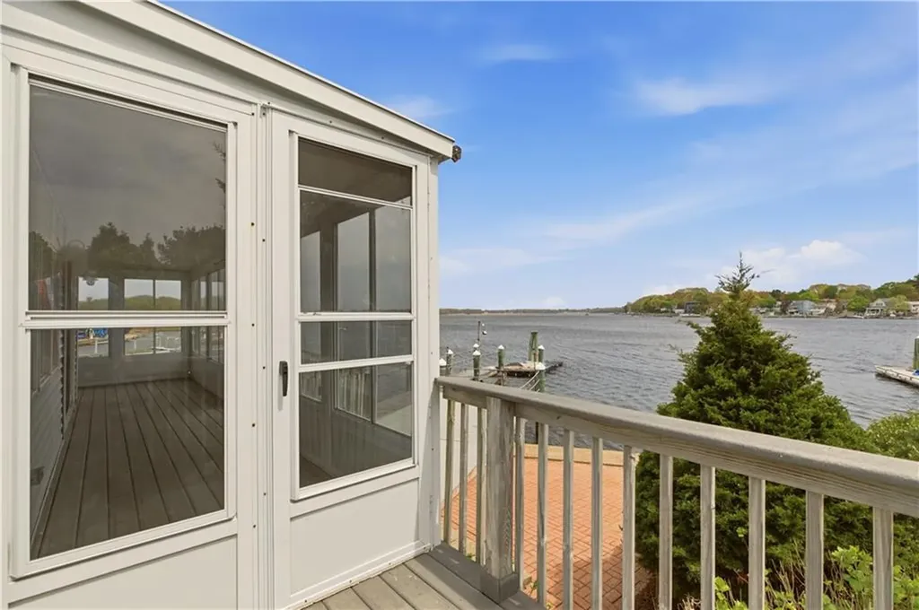 507 County Road Barrington RI 02806