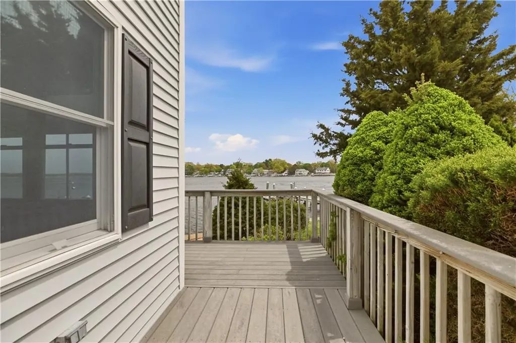 507 County Road Barrington RI 02806