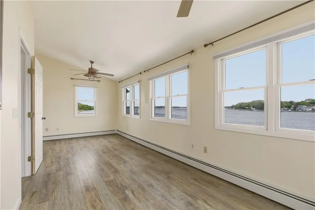 507 County Road Barrington RI 02806