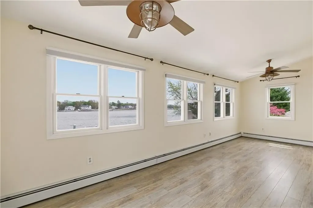 507 County Road Barrington RI 02806