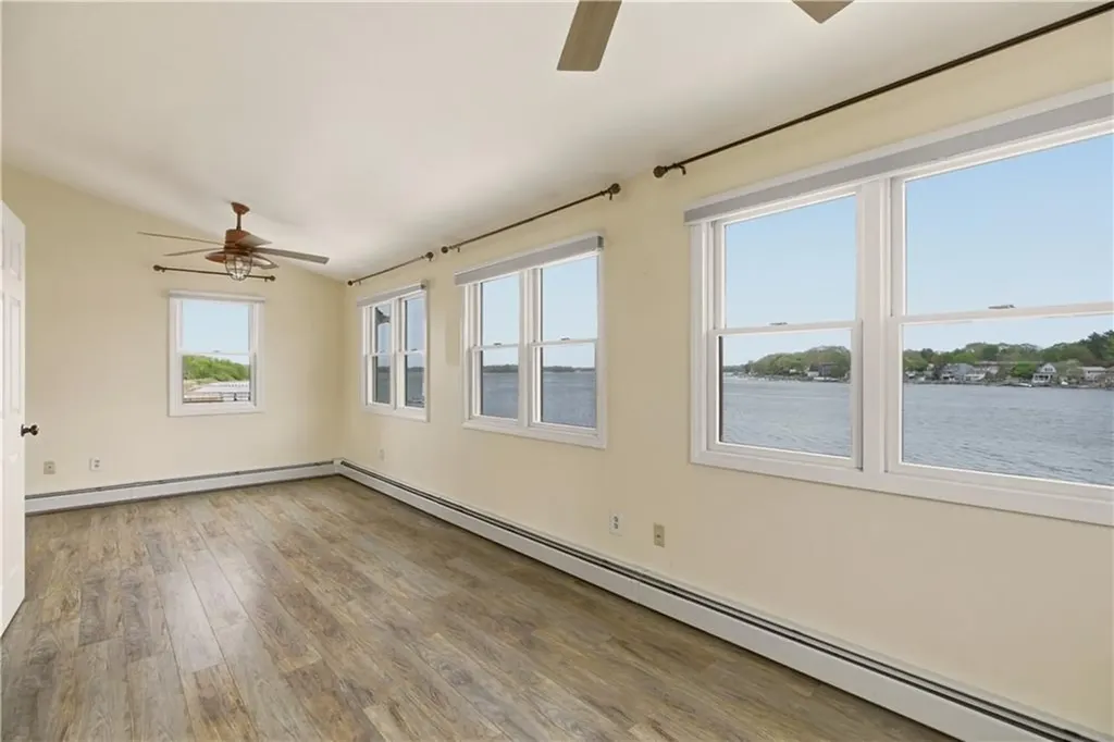 507 County Road Barrington RI 02806