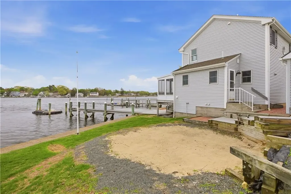 507 County Road Barrington RI 02806