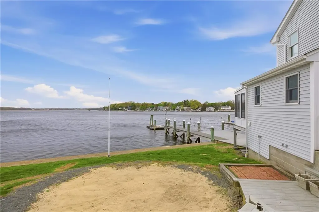 507 County Road Barrington RI 02806