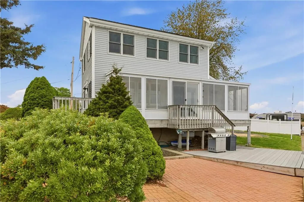 507 County Road Barrington RI 02806