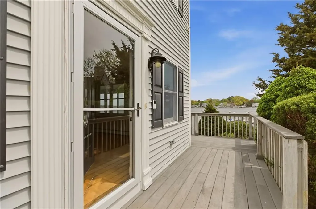 507 County Road Barrington RI 02806