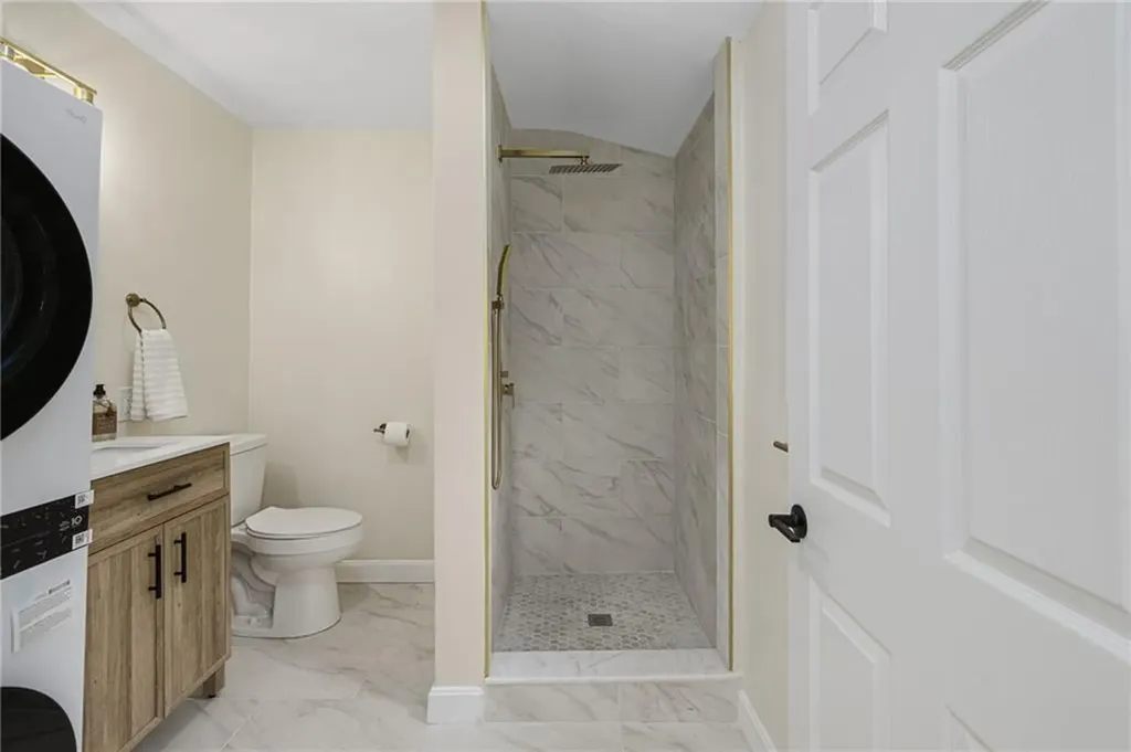461 River Road Lincoln RI 02865