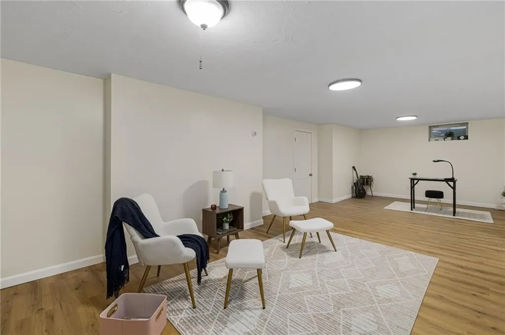 461 River Road Lincoln RI 02865