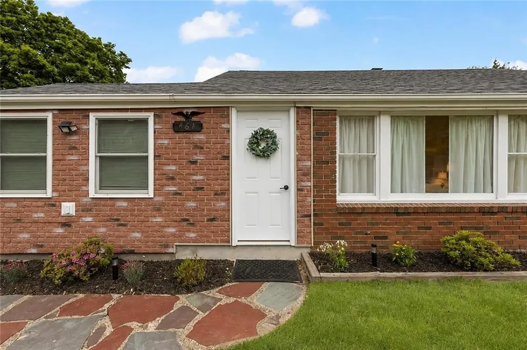 461 River Road Lincoln RI 02865