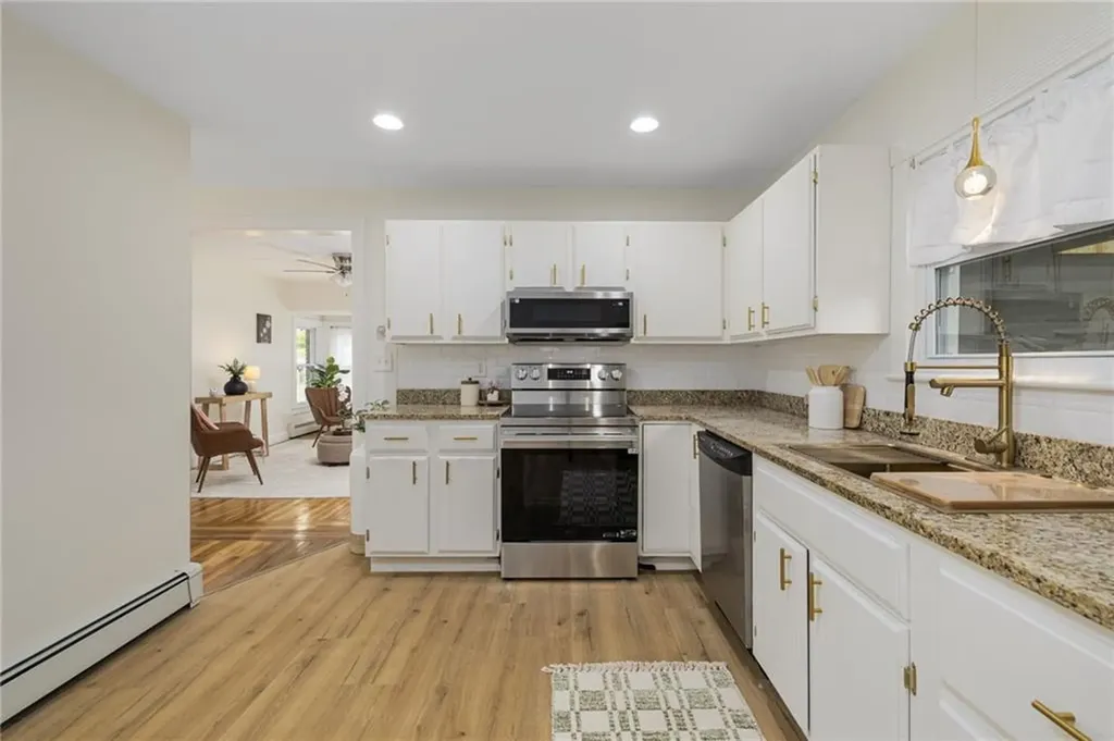 461 River Road Lincoln RI 02865