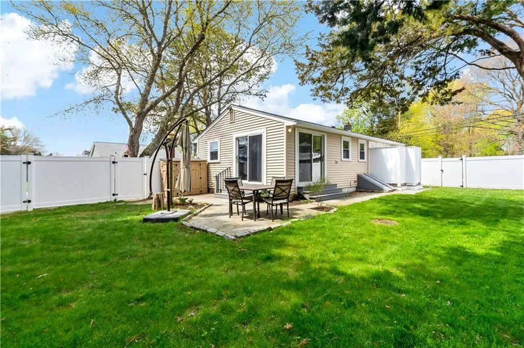 75 Spruce Road Charlestown RI 02813